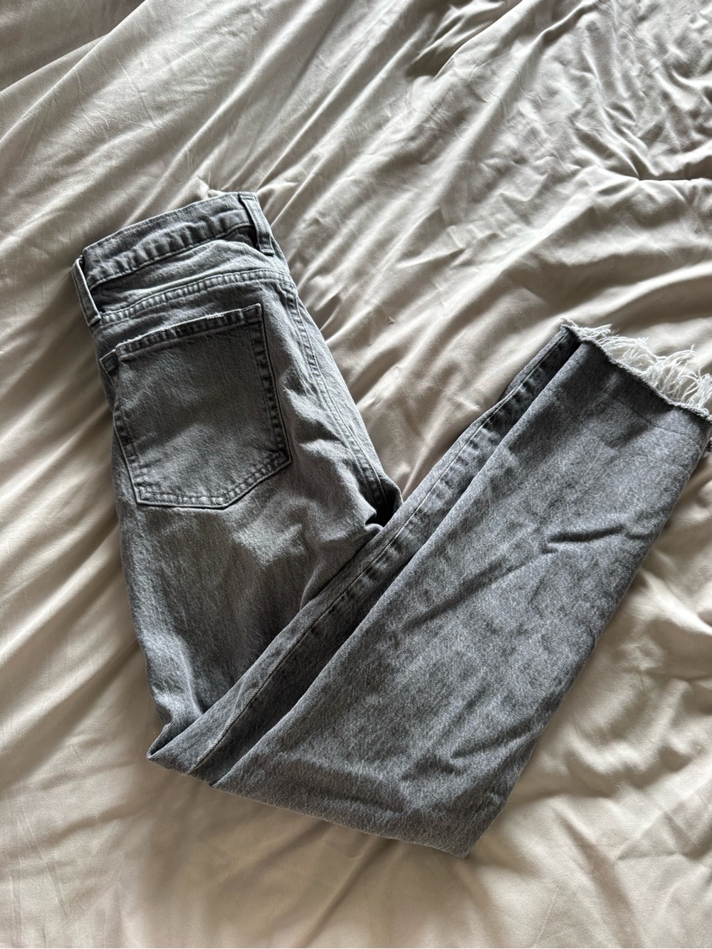 Frayed Hem Grey High-Waisted Jeans